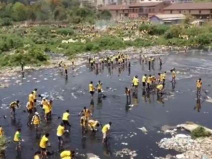 बुद्धनगरको वाग्मती किनारबाट  फोहर व्यवस्थापन